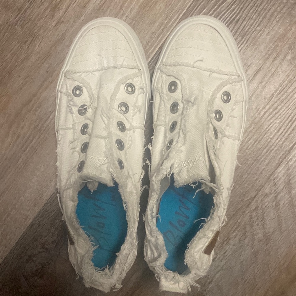 Blowfish Shoes Size 9 pet friendly home
